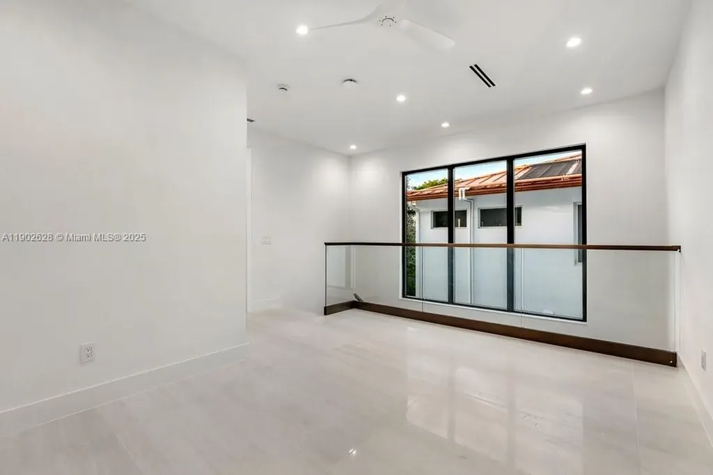 1215 NE 11th Avenue Fort Lauderdale FL 33304