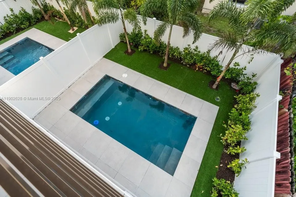 1215 NE 11th Avenue Fort Lauderdale FL 33304