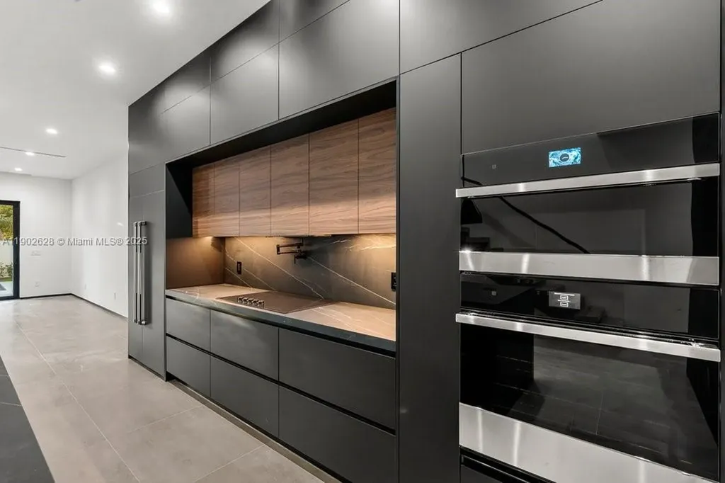 1215 NE 11th Avenue Fort Lauderdale FL 33304