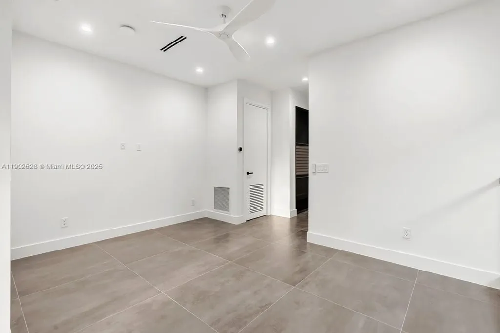 1215 NE 11th Avenue Fort Lauderdale FL 33304