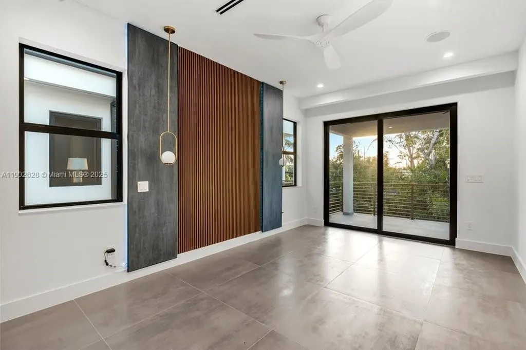 1215 NE 11th Avenue Fort Lauderdale FL 33304