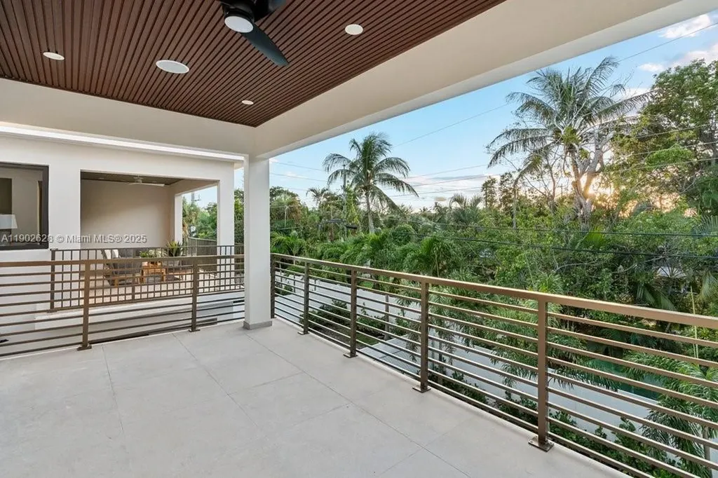 1215 NE 11th Avenue Fort Lauderdale FL 33304