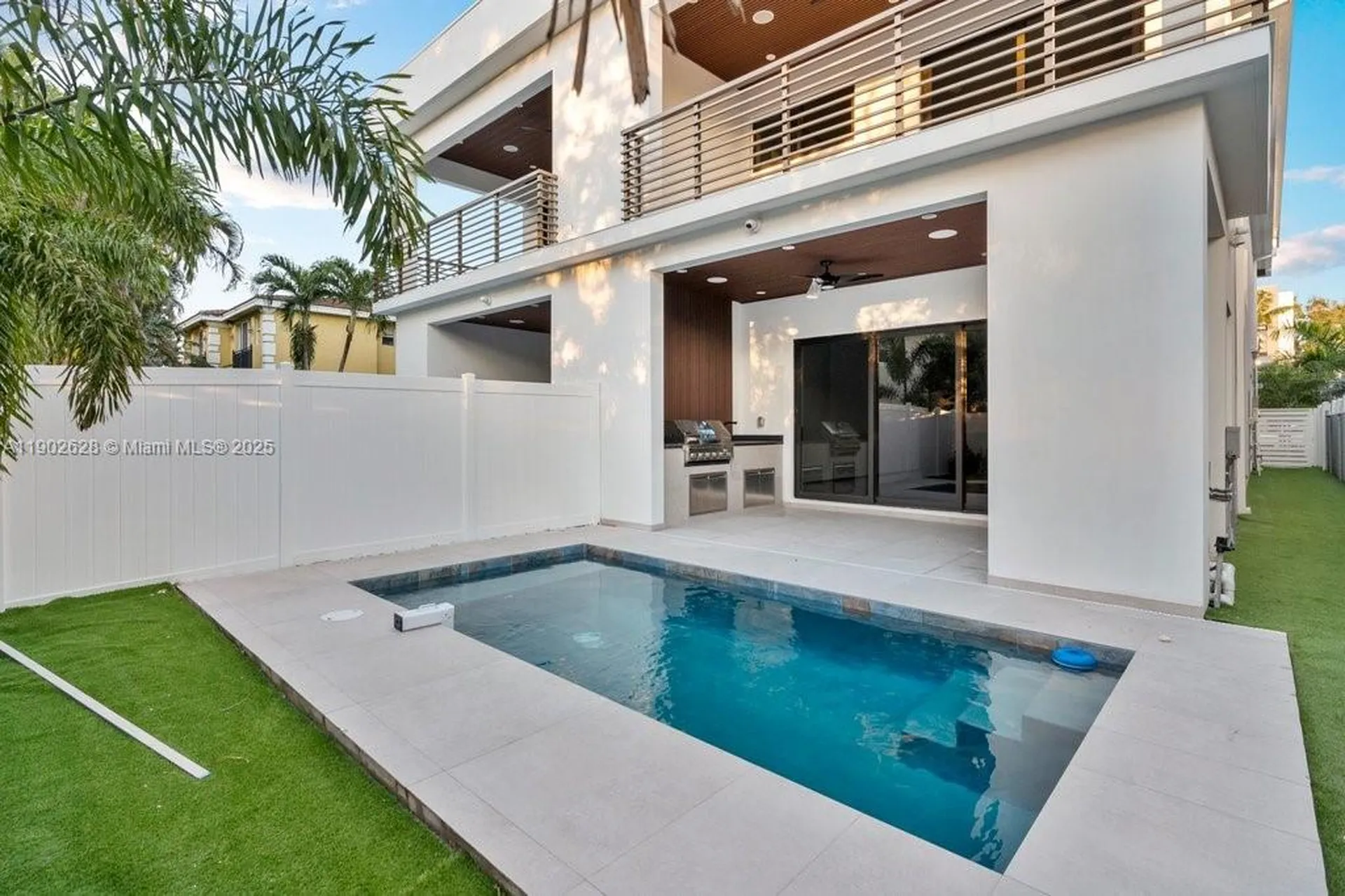 1215 NE 11th Avenue Fort Lauderdale FL 33304