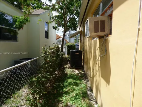 347 NW 42nd Street Miami FL 33127