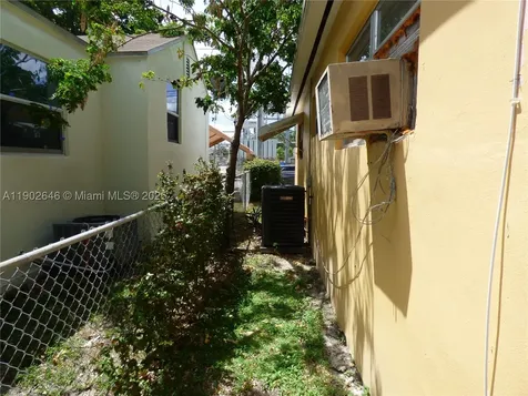 347 NW 42nd Street Miami FL 33127