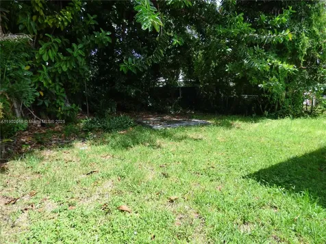 347 NW 42nd Street Miami FL 33127