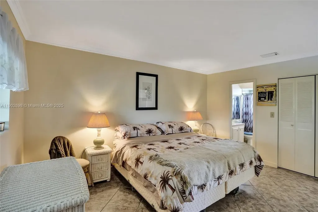 5103 NW 35th Street Lauderdale Lakes FL 33319