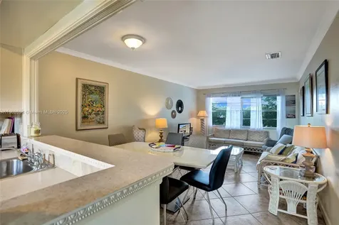 5103 NW 35th Street Lauderdale Lakes FL 33319