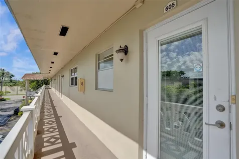 5103 NW 35th Street Lauderdale Lakes FL 33319