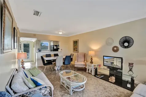 5103 NW 35th Street Lauderdale Lakes FL 33319