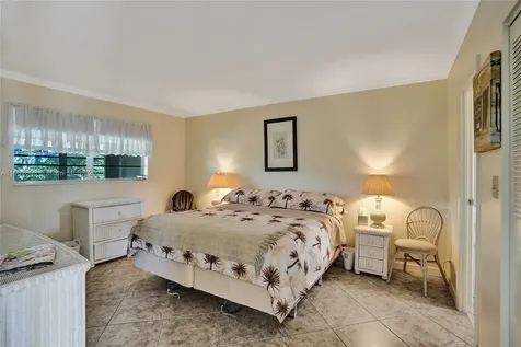 5103 NW 35th Street Lauderdale Lakes FL 33319