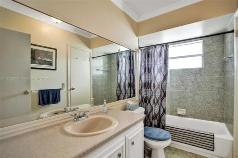 5103 NW 35th Street Lauderdale Lakes FL 33319