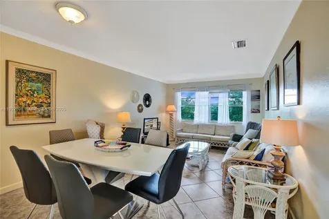 5103 NW 35th Street Lauderdale Lakes FL 33319