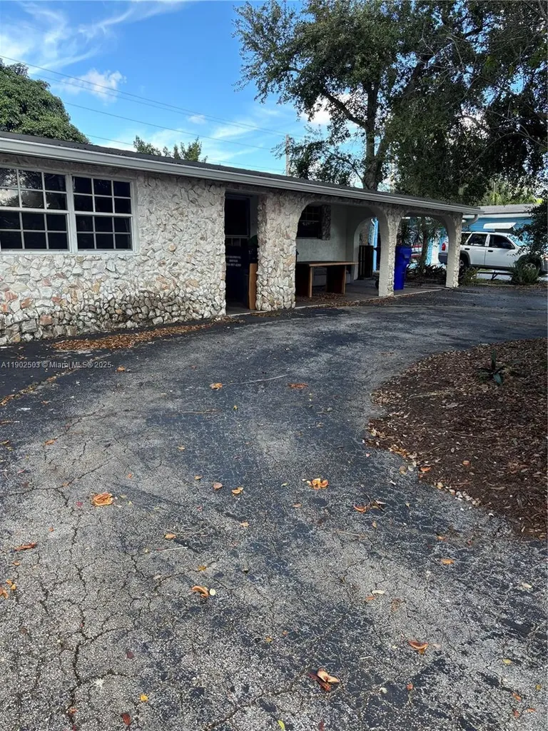 6541 Sherman Street Hollywood FL 33024