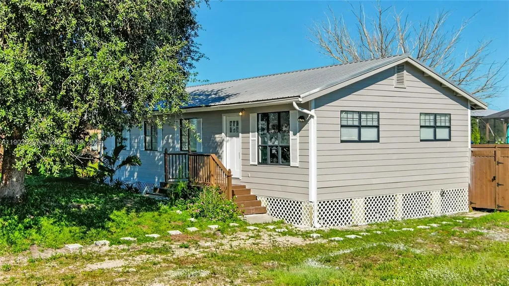 3216 22nd Street SW Lehigh Acres FL 33976