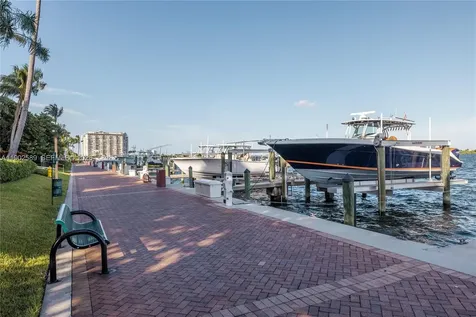 4000 Towerside Terrace Miami FL 33138