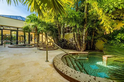 4000 Towerside Terrace Miami FL 33138