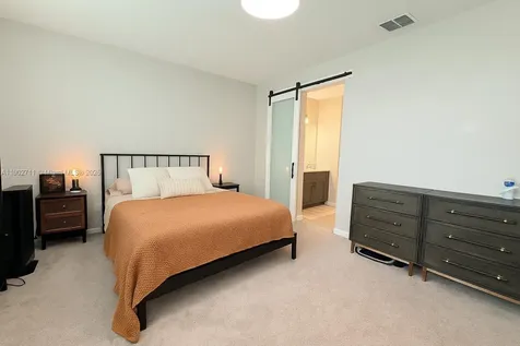 1052 Sugarwood Street Davenport FL 33837