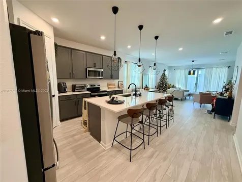 1052 Sugarwood Street Davenport FL 33837