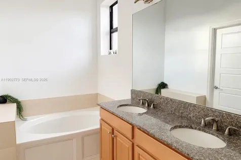 19316 NE 8th Court Miami FL 33179