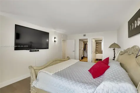 100 Bayview Drive Sunny Isles Beach FL 33160