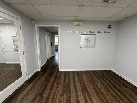 220 Miracle Mile Coral Gables FL 33134