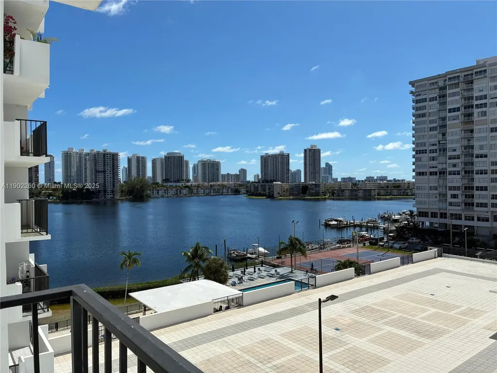 2780 NE 183rd Street Aventura FL 33160
