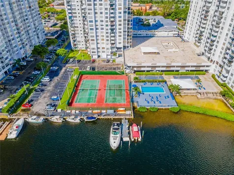 2780 NE 183rd Street Aventura FL 33160