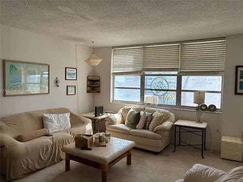 2780 NE 183rd Street Aventura FL 33160