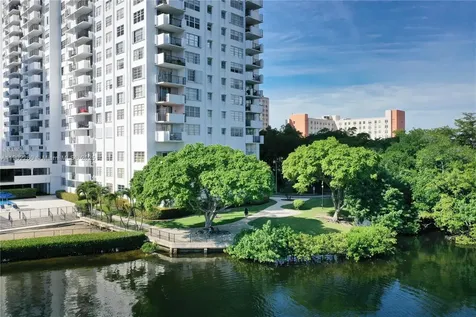 2780 NE 183rd Street Aventura FL 33160