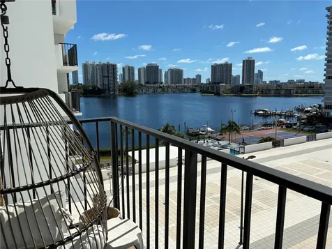2780 NE 183rd Street Aventura FL 33160
