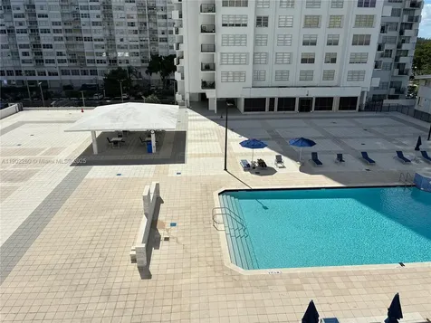2780 NE 183rd Street Aventura FL 33160