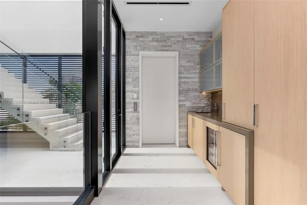 3052 N Atlantic Boulevard Fort Lauderdale FL 33308