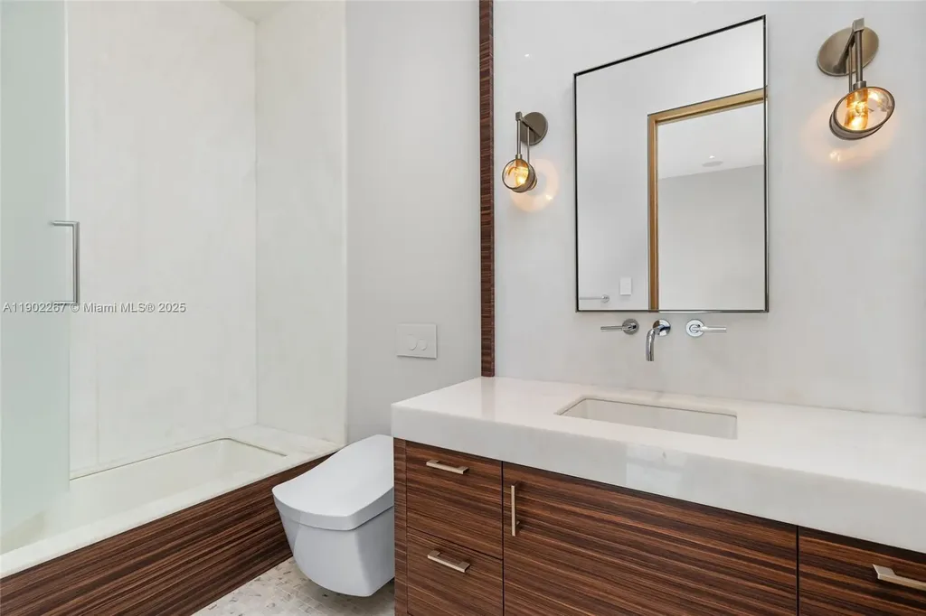 3052 N Atlantic Boulevard Fort Lauderdale FL 33308