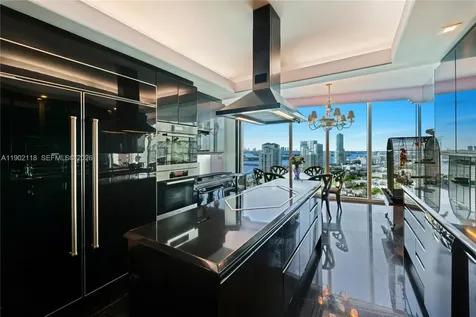 300 S Pointe Drive Miami Beach FL 33139