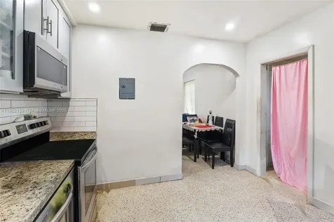 431 NW 116th Street Miami FL 33168