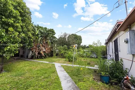 431 NW 116th Street Miami FL 33168