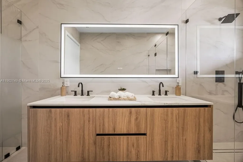 1220 NE 13th Avenue Fort Lauderdale FL 33304