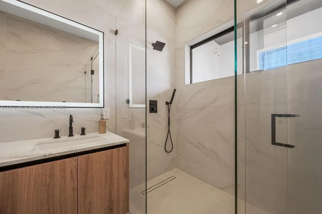 1220 NE 13th Avenue Fort Lauderdale FL 33304