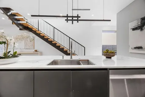 1220 NE 13th Avenue Fort Lauderdale FL 33304