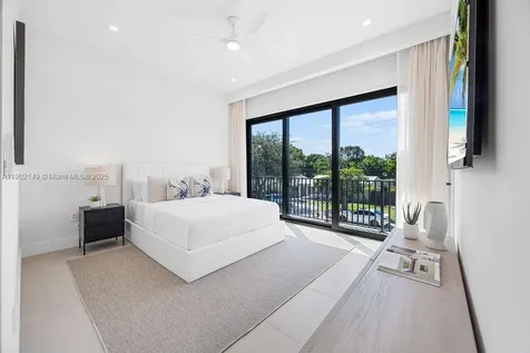 1220 NE 13th Avenue Fort Lauderdale FL 33304