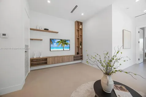 1220 NE 13th Avenue Fort Lauderdale FL 33304