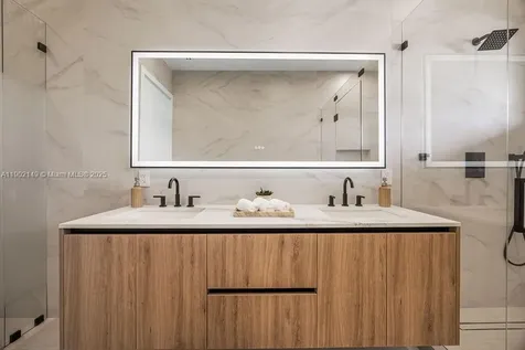 1220 NE 13th Avenue Fort Lauderdale FL 33304