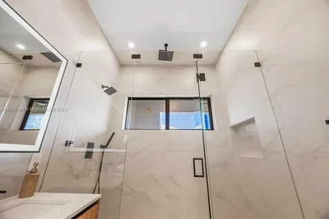 1220 NE 13th Avenue Fort Lauderdale FL 33304