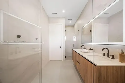 1220 NE 13th Avenue Fort Lauderdale FL 33304