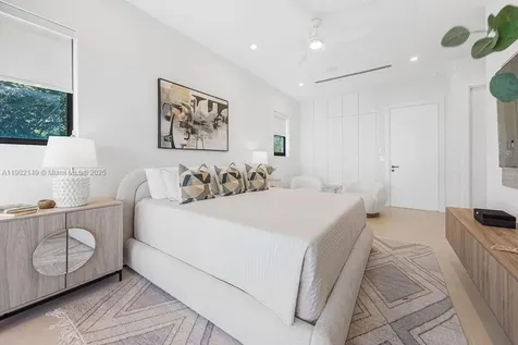 1220 NE 13th Avenue Fort Lauderdale FL 33304