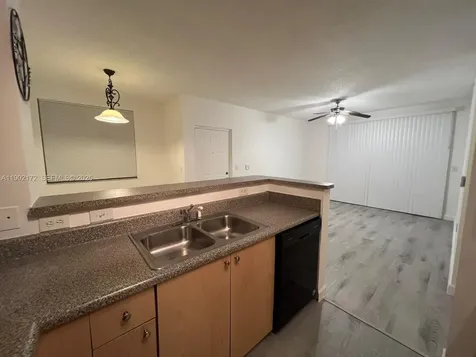8010 N Nob Hill Road Tamarac FL 33321