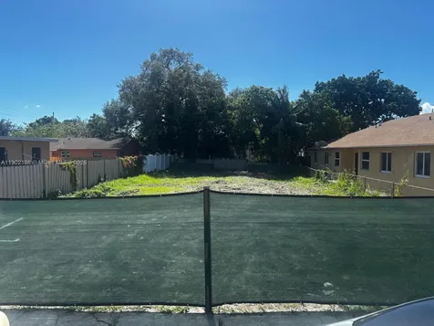 790 NW 55th Terrace Miami FL 33127