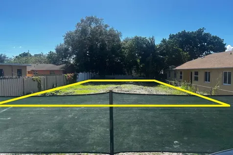 790 NW 55th Terrace Miami FL 33127