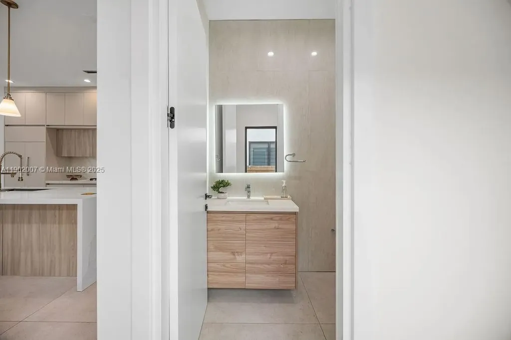 308 NE 14th Avenue Fort Lauderdale FL 33301